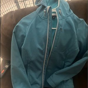 Winter jacket size med kinda like a teal ?